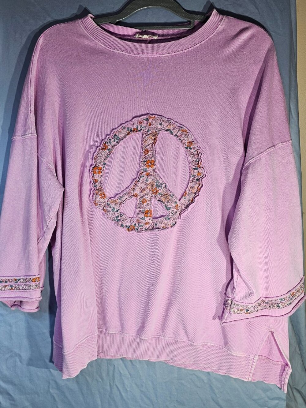 Easel Womens Medium Pink Peace Sign Raw Edge Sweatshirt Top Floral Applique